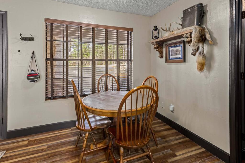 Stonegate Lodge Bear'S Den Kitchen, Pool, Firepit, Wifi ,Smart Tvs Eureka Springs Eksteriør bilde