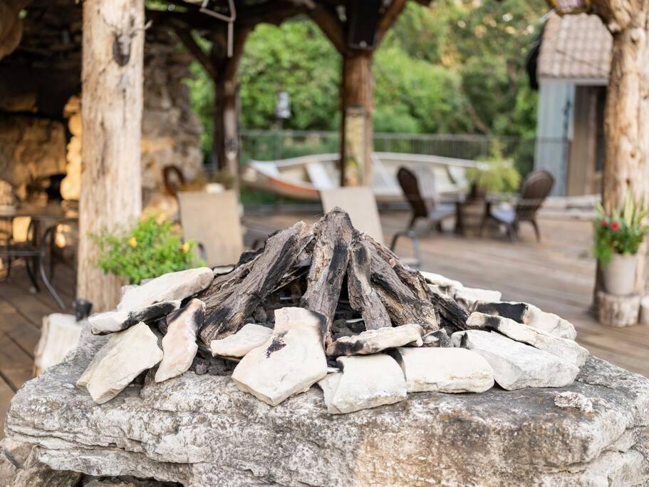 Stonegate Lodge Bear'S Den Kitchen, Pool, Firepit, Wifi ,Smart Tvs Eureka Springs Eksteriør bilde
